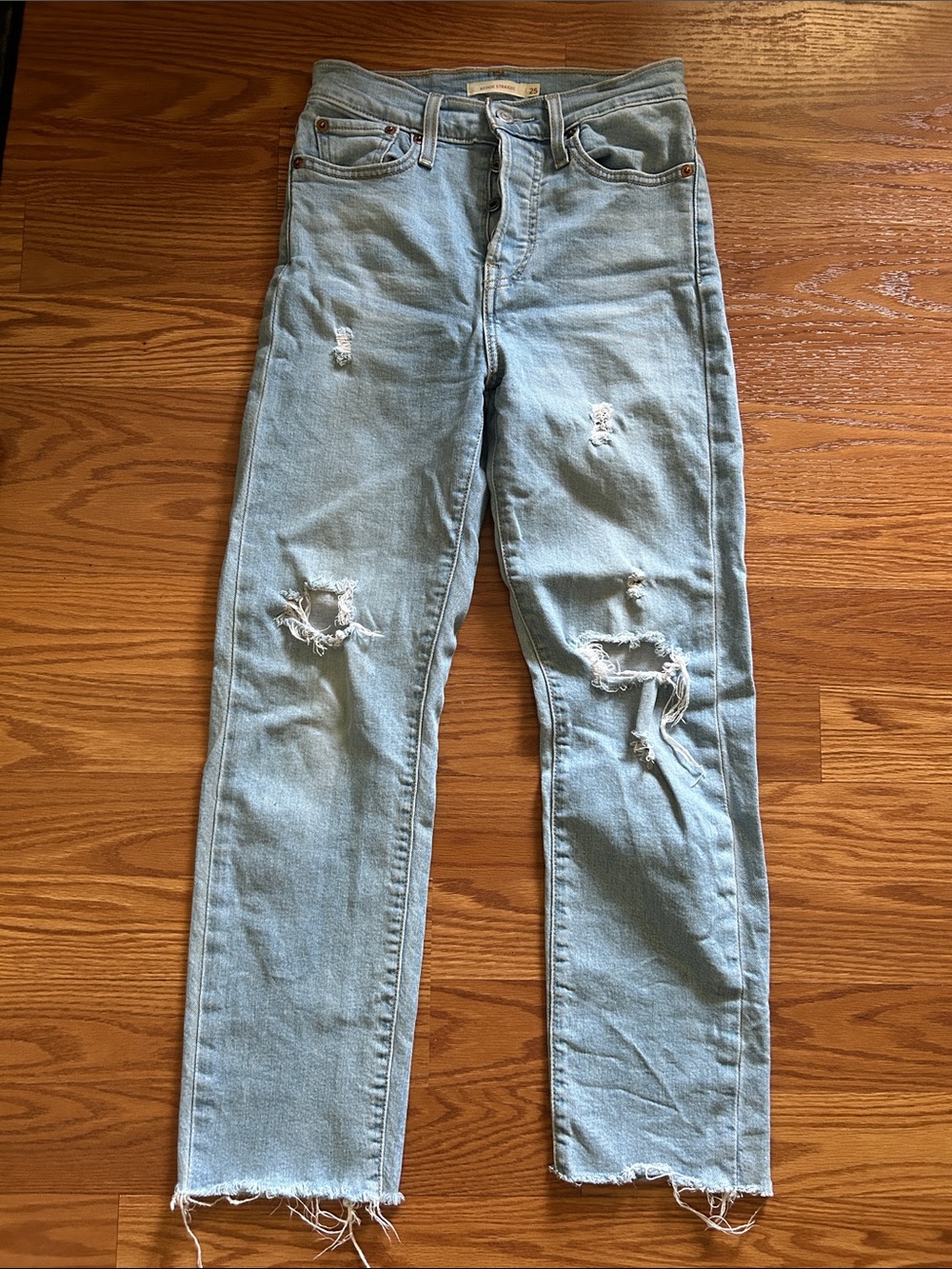Levi's Wedgie Straight Distressed Light Wash Jeans Women's size 25